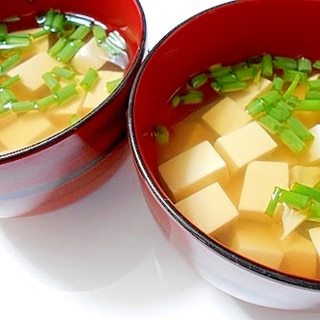 豆腐と小ねぎのすまし汁